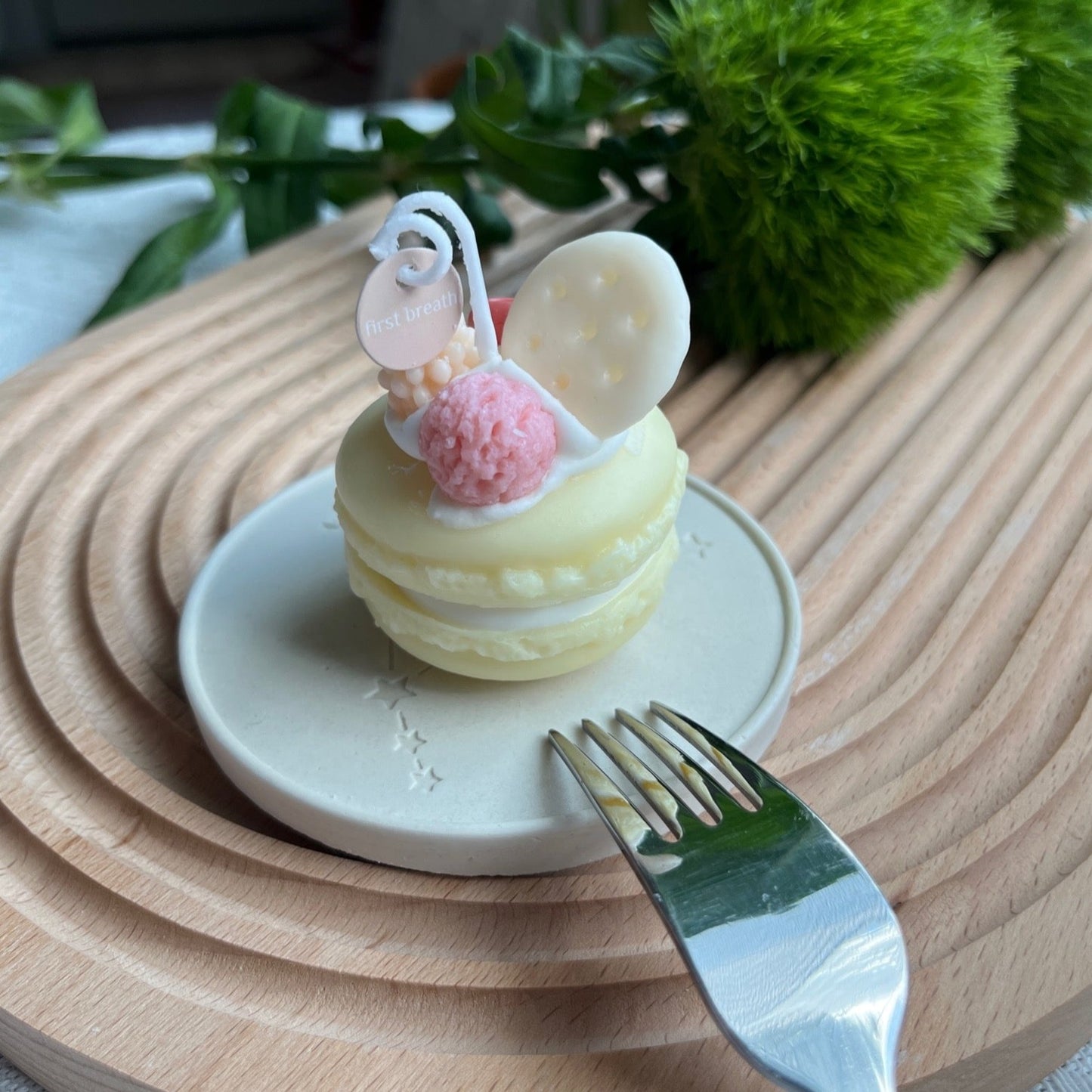 Berry Macaron Candle